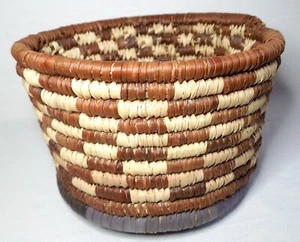 Vintage Southwester COIL BASKET *5 by 3 Inch* Checkerboard * FREE SHIPPING* - Imagen 1 de 9