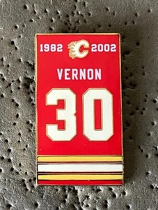 Calgary Flames #30 Vernon 1982-2002 NHL Hockey Pin - Bild 1 von 2