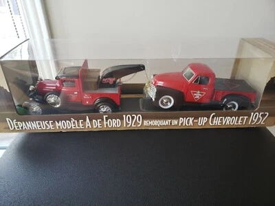 Camión de remolque Liberty Classics Canadian Tire 1929 Ford Modelo A y camioneta Chevy 1952 Foto 1 de 3