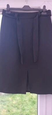 F & F Ladies Black smart skirt 10 ideal for work - Image 1 of 4