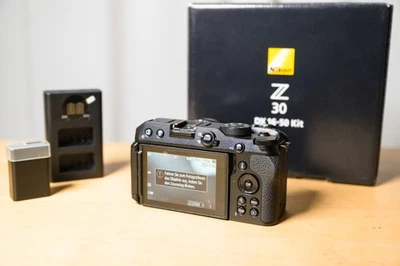 Nikon Z 30 mit 16-50mm VR Lens Kit 20,9 MP Spiegellose Systemkamera - Schwarz - Bild 1 von 4