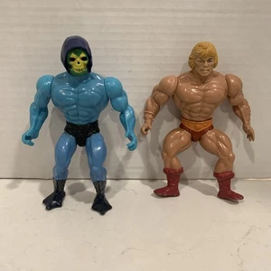 Lotto Figurine Masters of the Universe MOTU SCHELETRO & HE MAN VINTAGE ANNI 80 Soft Head Mex - Foto 1 di 9