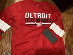 NHL Detroit Red Wings Team Logo Long Sleeve T-Shirt Lg. NWT CC 114 - Picture 1 of 1