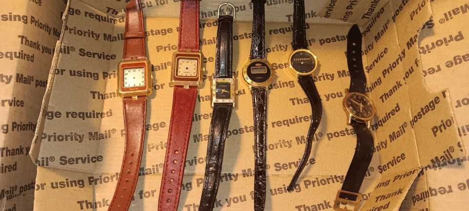 6 Watches - Image 1 of 2