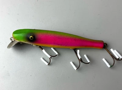 Señuelo Paw Paw Pike Minnow Lucky Rainbow Fire 3 ganchos Foto 1 de 4