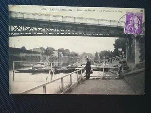 CPA 94 LE PERREUX - Bords de Marne - La Passerelle de Bry - Foto 1 di 2