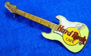 TOKYO YELLOW LEFT HANDED JIMI HENDRIX FENDER STRAT GUITAR Hard Rock Cafe PIN - Picture 1 of 1