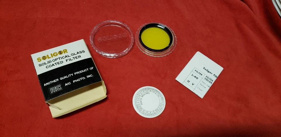 New NOS SOLIGOR 49mm Y2 YELLOW SCREW IN FILTER NIB with case and instructions.  - Image 1 of 4