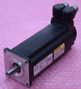 Rexroth / MSK040C-0450-NN-M1-UG1-NNNN / Servomotor - Picture 1 of 4