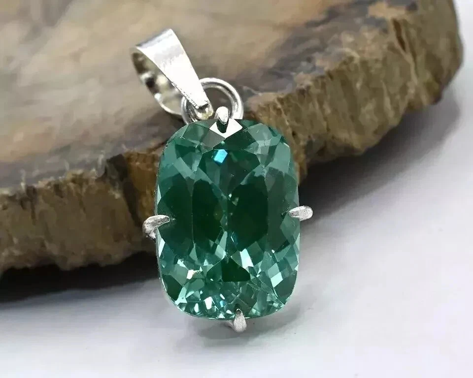 Verde Naturale Zaffiro 24 Cuscino CT Taglio 925 Argento Massiccio Ciondolo Gemma - Immagine 1 di 4