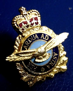 RCAF enameled collar pin bar dog badge CANADA QC Royal Canadian Air Force QC - Imagen 1 de 2
