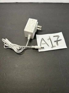 Genuine Philips S005BMM0500100 AC Adapter 5V 1A Power Supply 5.5x2.5mm - Picture 1 of 5