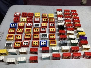 Lego Windows 4132 & 4133 Solid Studs & Panes 2 x 4 x 3 Hollow 60598 & 60608 Shut - Picture 1 of 4
