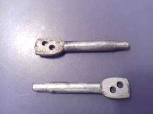 VW Classic Beetle 1973-1976 3-point Front Seats Centre Hump Adjust Pins L+R OEM - Picture 1 of 11