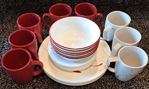 Corelle Splendor 30 Stck. weiß/rot Geschirr - 8 Teller 8 Untertassen 6 Schüsseln 8 Tassen - Bild 1 von 20
