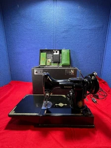 Vintage Singer Featherweight 221 Sewing Machine w/ Case & Accessories - Picture 1 of 24