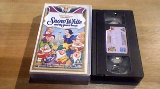 Snow White And The Seven Dwarfs WALT DISNEY CLASSIC UK PAL VHS VIDEO Remastered - Image 1 of 1