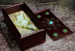 Treasure Set with Gemstone Sandalwood Box, Red Mountain Jade Pig Dragon - Picture 1 of 9