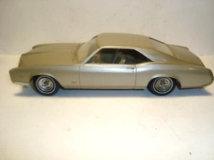 AMT 1966 Buick Riviera 2 DRHT Dealer Promo Model Car - Picture 1 of 5