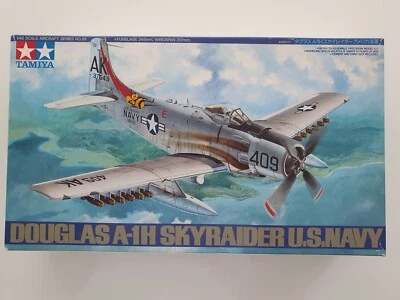 MAQUETTE 1/48 – A1H SKYRAIDER – TAMIYA – KIT DETAILLAGE BLACK BOX – DECALQUE SUP - Photo 1/4
