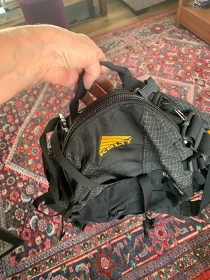 Paquete de cintura lumbar Kelty Essential 750 bolsa senderismo bolsillos tácticos cremallera Foto 1 de 4