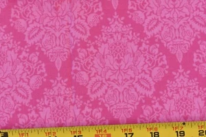 20" Long, Pink Floral on Pink Lattice Quilt Cotton/Fabric Traditions, P3248 - Picture 1 of 5