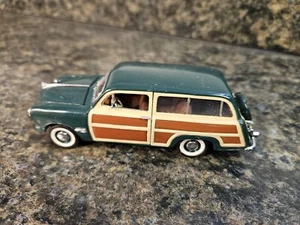 Franklin Mint Precision Models 1950 Ford Woody Station Wagon ~ Green 1:43 (1024) - Picture 1 of 8