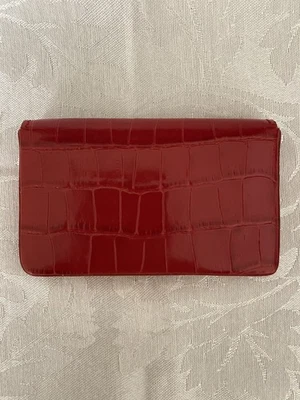 Estuche para tarjetas de cuero rojo cocodrilo Neiman Marcus - Tarjetas de visita, tarjetas de identificación o crédito Foto 1 de 3