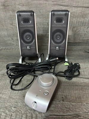 Logitech S-0085A Z3 Desktop-Lautsprecher mit Holzmaserung und Kabelfernbedienung L/R - Bild 1 von 4