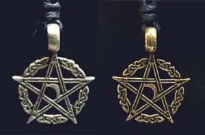 Pentagram Moon Pewter Bronze Pendant Necklace Knotwork Pagan Wicca Wiccan Biker - Picture 1 of 3