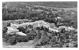 # K2900   WHITE SULPHUR SPRINGS,  W.V.   REAL PHOTO   POSTCARD,  THE GREENBRIER - Picture 1 of 2