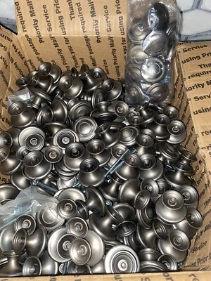 Liberty Harmon 1-3/8 pulgadas (35 mm) Perilla de gabinete redonda plateada reliquia Foto 1 de 4