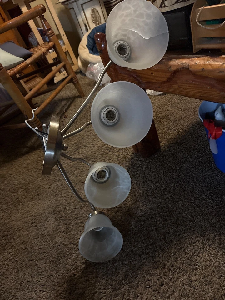 Светлая люстра Kichler Jolie 4 - Изображение 1 из 4