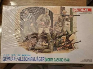 DRACHENMODELLE 6105 MASSSTAB 1:35 Deutscher Fallschirmjäger Monte Cassino 1944 NEU - Bild 1 von 4