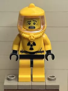 Lego HAZMAT GUY Series 4 Collectible Minifigure 8804 col061 CMF - Picture 1 of 4