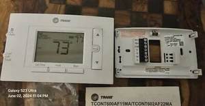 TRANE AMERICAN STANDART TCONT202AS11MA THERMOSTAT PROGRAMMABLE 3.5" SCREEN - Picture 1 of 7