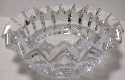 Tazón de borde de diente de sierra de cristal prensado pesado vintage plato de vidrio transparente de 7" 2,25" Foto 1 de 4