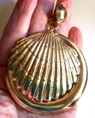 Vtg Lg Gold Shell Clip Earrings NAUTICAL Seashell Coastal Beachy 3 1/2" Long - Image 1 of 4