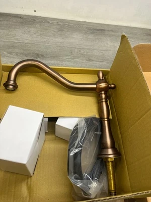 Rubinetto cucina diffuso Signature Hardware 394338 Helena - bronzo lucidato ad olio - Immagine 1 di 3