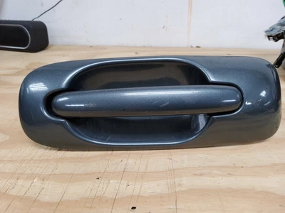 Manija de puerta trasera derecha Dodge Caravan Chrysler Town Country Pass 2001-2007 OEM  Foto 1 de 3