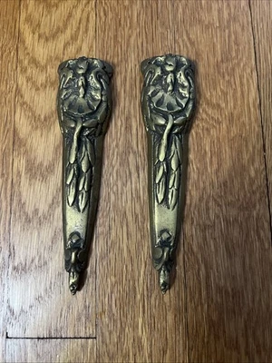 Ferragens decorativas antigas de latão francês Ormolu para móveis - Conjunto de 2 - Imagem 1 de 4