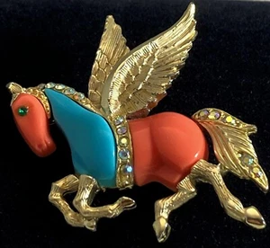 Hattie Carnegie Vtg Unsigned Pegasus Horse Thermoset AB Rhinestones Brooch  J31 - Picture 1 of 4
