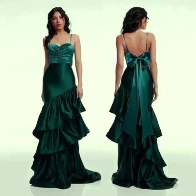 Vestido The Population Verde Pino Clarice Niveles Volantes Satén Vestido Mediano $698 Foto 1 de 2