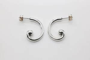Pendientes James Avery retirados de plata de ley con dije usados - Imagen 1 de 5