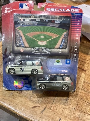 NEW YORK YANKEES ESCALADE 1:64 SCALE LIMITED EDITION 2006 UPPER DECK NEW NISP - Image 1 of 4