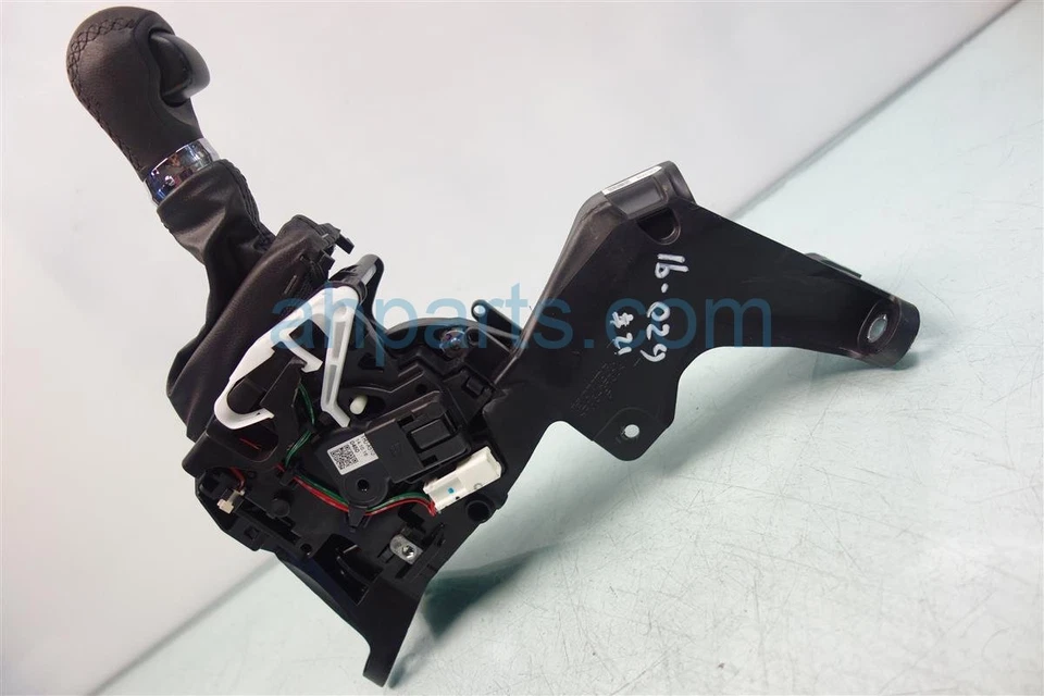 2013-2018 Acura Ilx Floor Shifter Shift Select Lever Gear Changer 54200-Tx6-A81 - Image 1 of 4