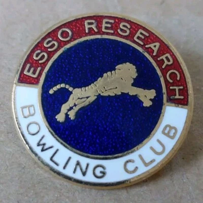 ESSO RESEARCH BOWLING CLUB Vintage Collectors Enamel Pin Badge, Tiger Logo, Oil - Image 1 of 2