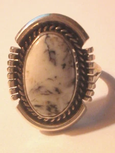Anello nativi americani argento sterling e bufalo bianco Navajo fatto a mano misura 7,25 - Foto 1 di 3