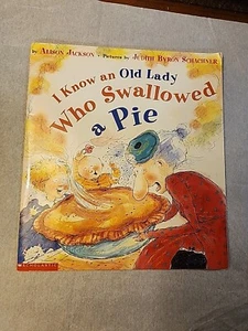 I Know an Old Lady Who Swallowed a Pie; P- paperback, Alison Jackson, 0140565957 - Imagen 1 de 8