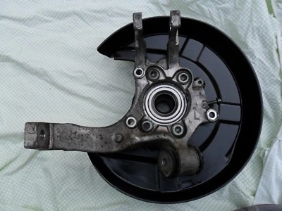 Cojinete de husillo izquierdo suspensión trasera Audi S8 A8L D2 + salpicaduras Foto 1 de 4